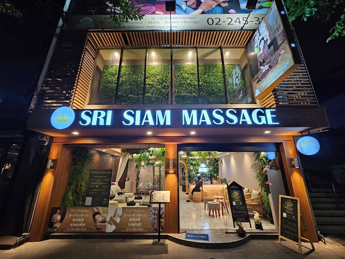 ท็อปไทยมาสสาจ - สุขุมวิท 43